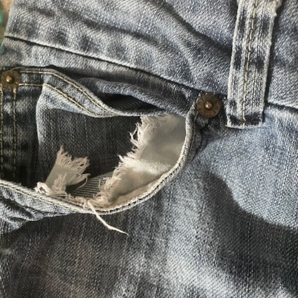 DKNY Distressed Vintage Jeans Size 26 straight leg plus free boho Blouse!! - Picture 7 of 11